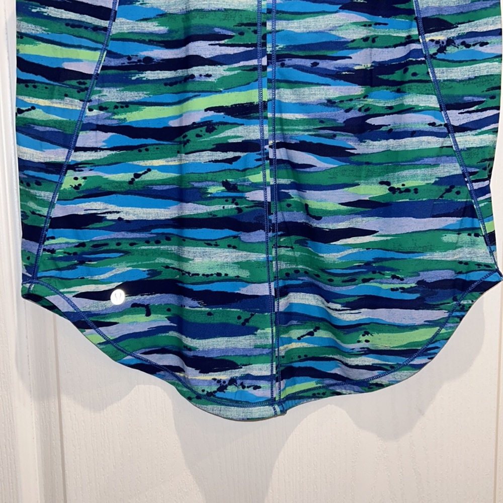 Lululemon Top, Size 6 (chest 34”) - Picture 5 of 7